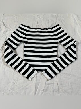 Urban Outfitter Women’s Off The Shoulder Long Sleeve Ribbed‎ Size S Cropped